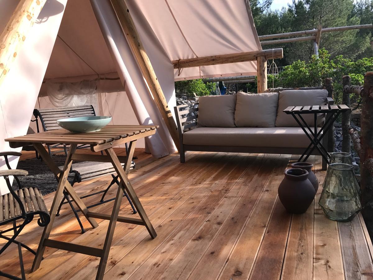 Plage Cachee - Glamping Vrboska Ngoại thất bức ảnh