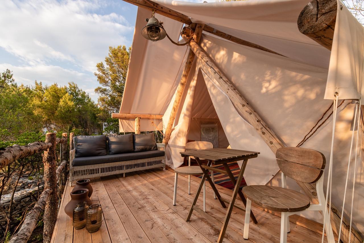 Plage Cachee - Glamping Vrboska Ngoại thất bức ảnh