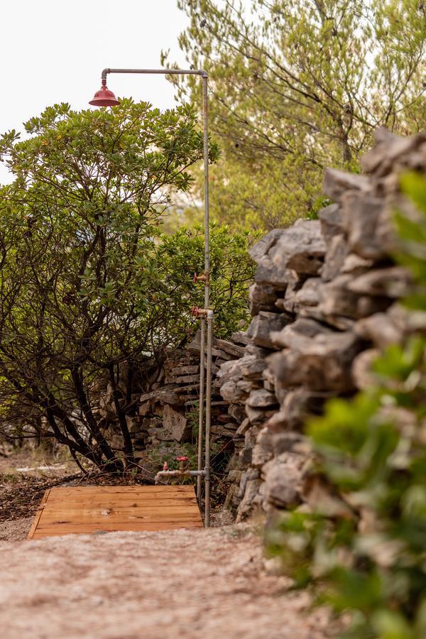 Plage Cachee - Glamping Vrboska Ngoại thất bức ảnh
