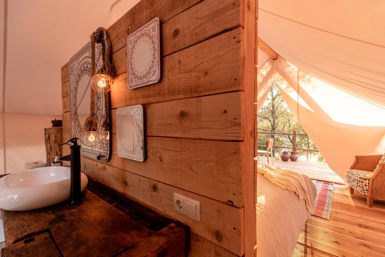 Plage Cachee - Glamping Vrboska Ngoại thất bức ảnh