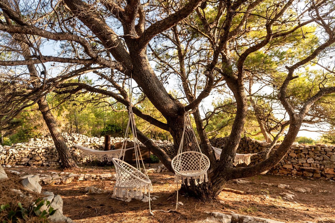 Plage Cachee - Glamping Vrboska Ngoại thất bức ảnh
