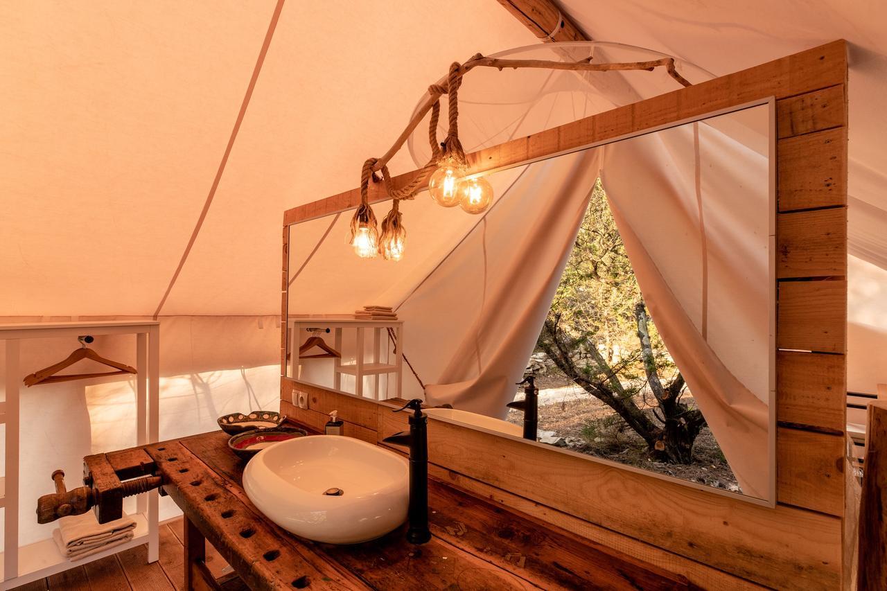 Plage Cachee - Glamping Vrboska Ngoại thất bức ảnh