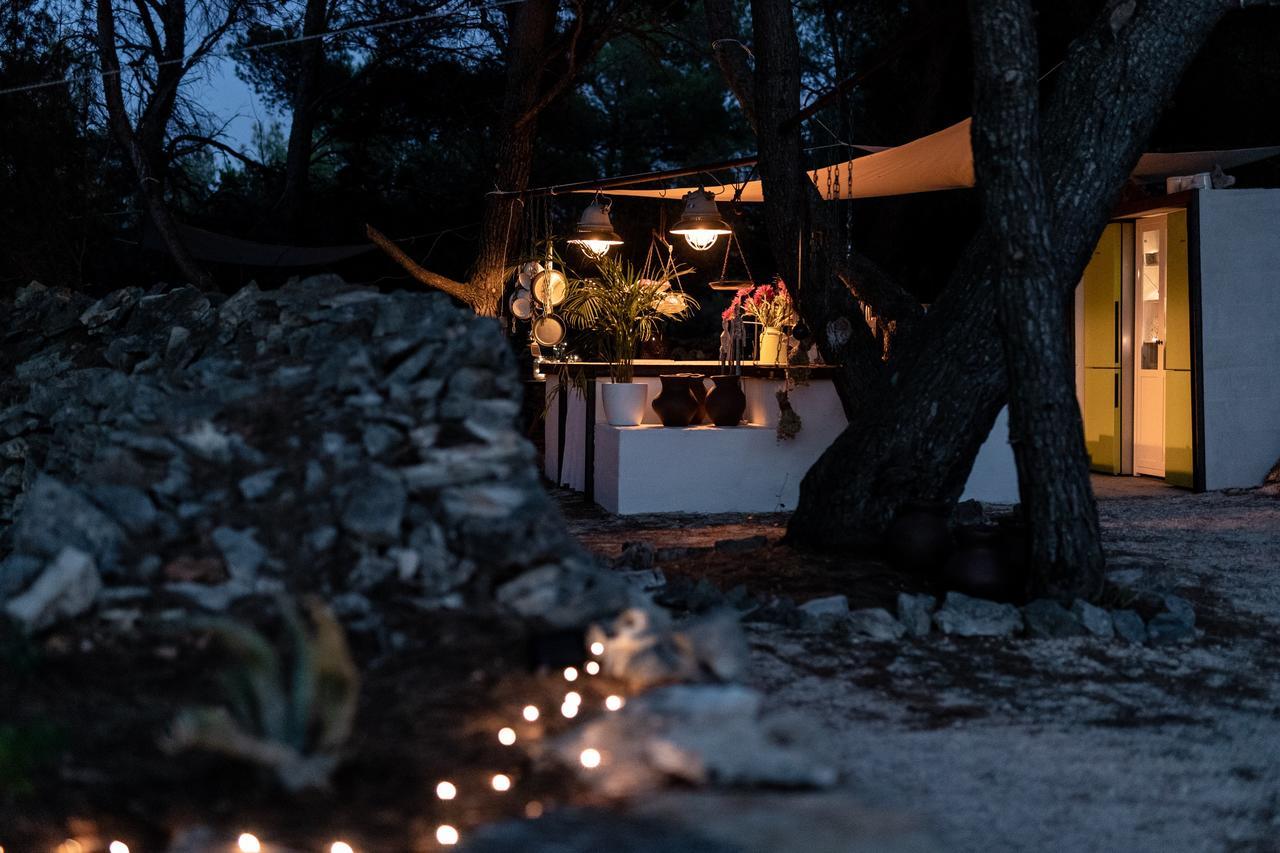 Plage Cachee - Glamping Vrboska Ngoại thất bức ảnh